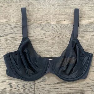 SKIMS No Show Molded Unlined Demi Bra
